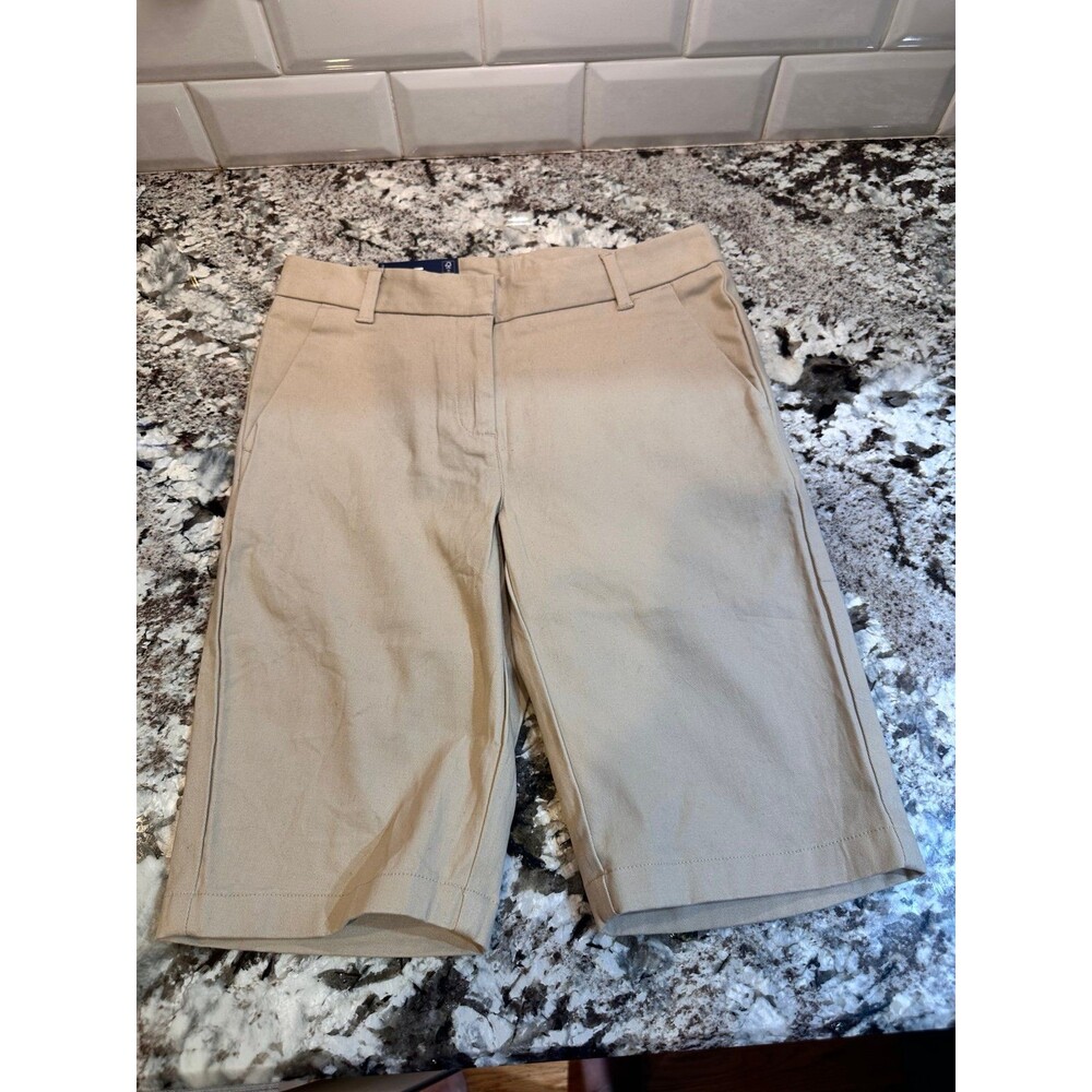 Women’s IZOD Khaki Shorts Size 1 NWT